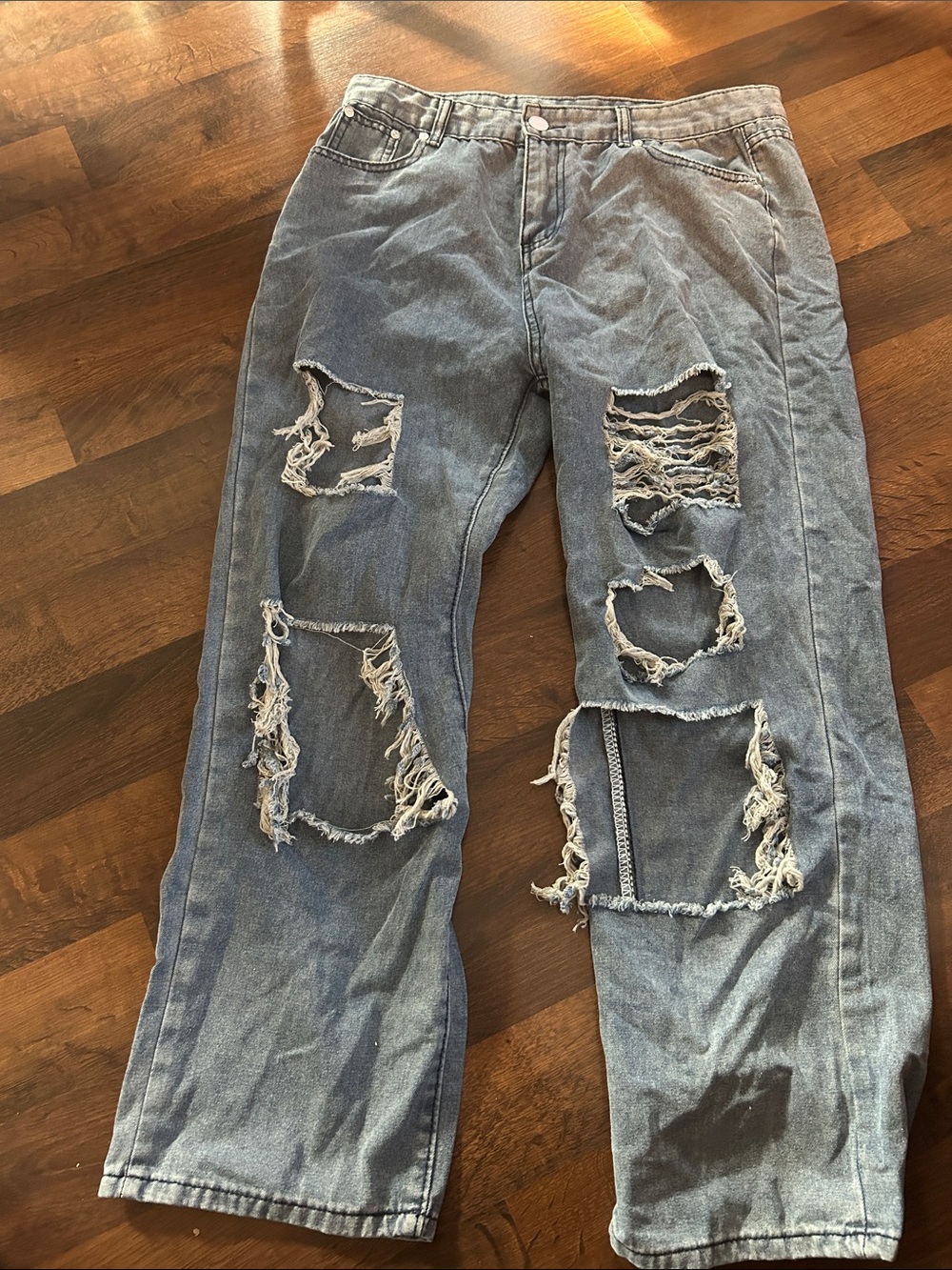 Distressed Light Wash Ripped Jeans